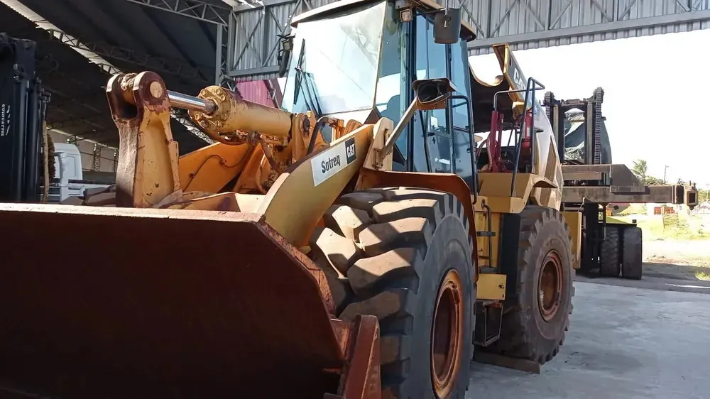 Pá Carregadeira CAT 966H ano 2015 à venda